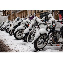 Jak prawidłowo dbać o akumulator motocyklowy zimą?