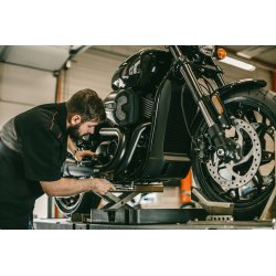 Pierwsza wymiana oleju w motocyklu - kiedy ją wykonać?