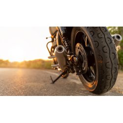 Przewody hamulcowe w oplocie stalowym – czy faktycznie poprawiają hamowanie motocykla?