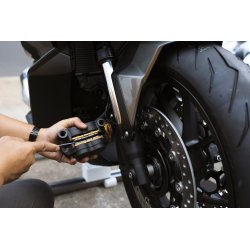 Wymiana klocków hamulcowych w motocyklu - kiedy ją wykonać?