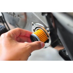 Zapchany filtr paliwa i pompy – objawy w motocyklach na wtrysku i gaźniku.