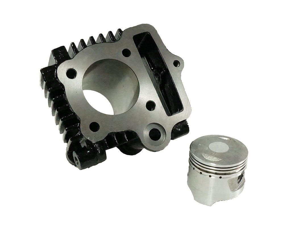 Cylinder + głowica motorowery 4T/139FMB 80ccm + świeca