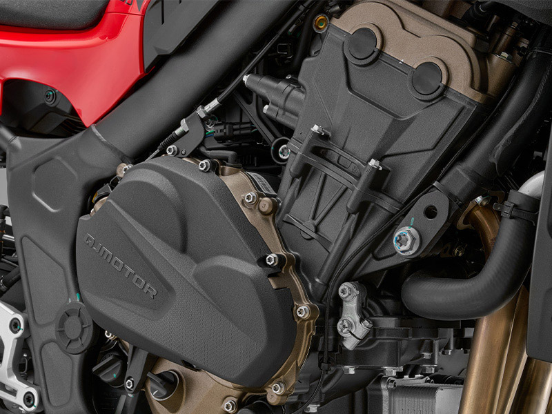 QJMotor SRK800 - Mocny Naked