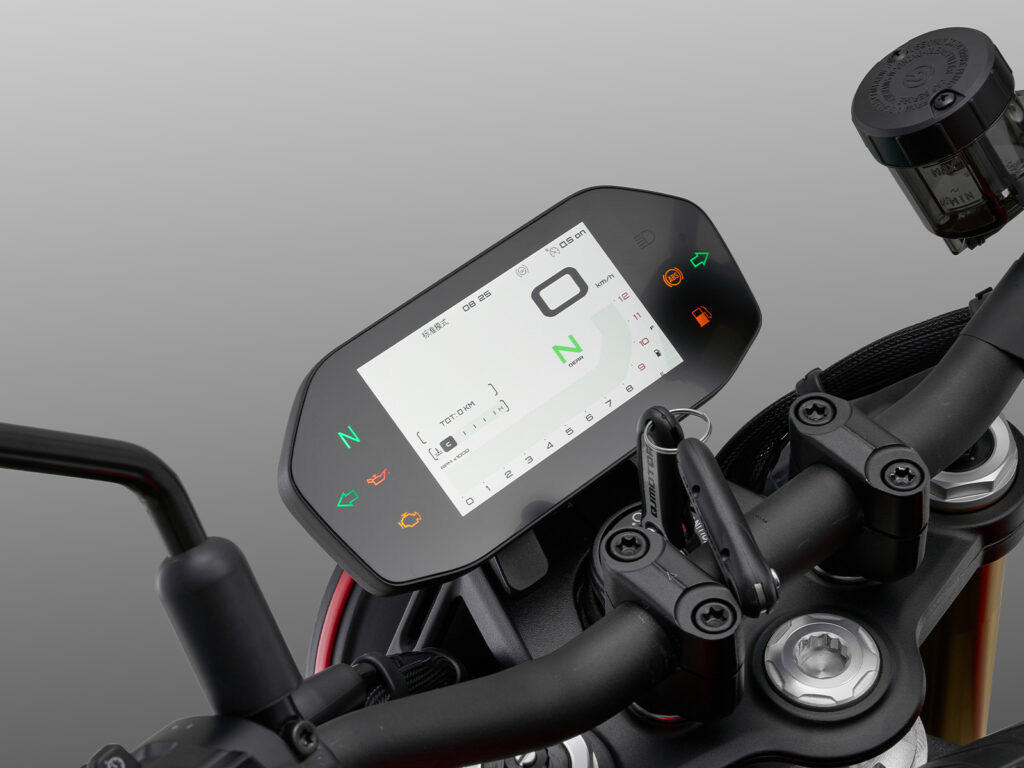 QJMotor SRK800 - Mocny Naked