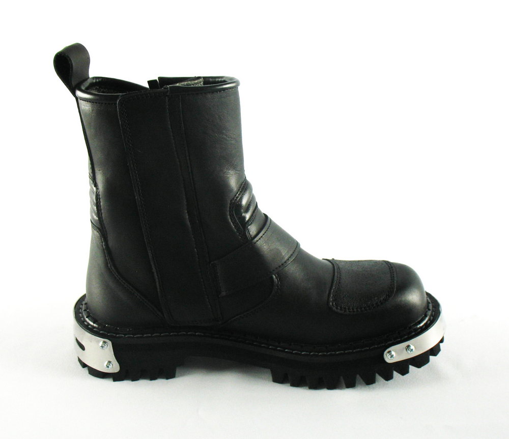 Skórzane buty z okuciami