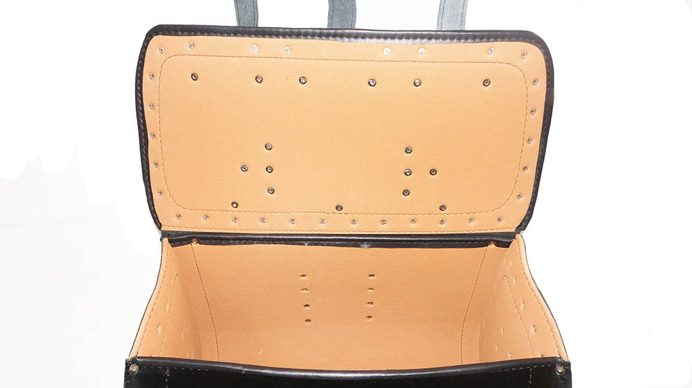 Skórzany kufer 65 cm ćwiekami + zamki